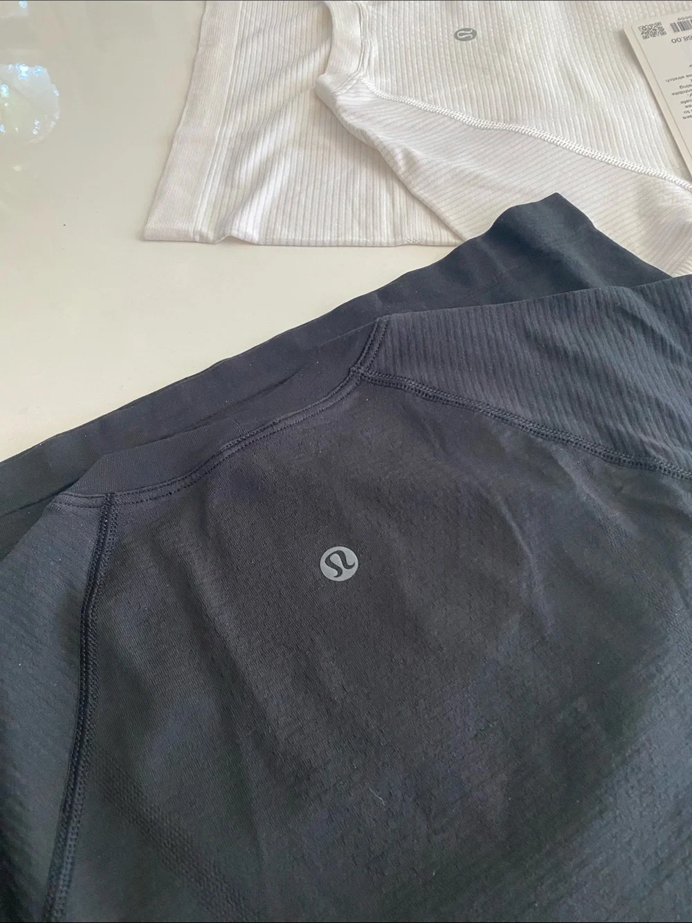 😍NWT lululemon Swiftly Tech Short-Sleeve Shirt 2.0 *Hip Length Black Size 4! - Picture 6 of 7